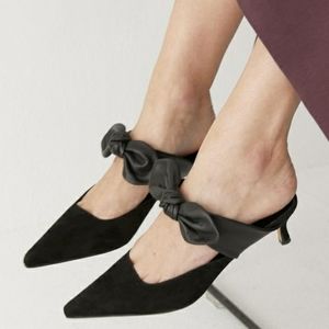 Doratore black Mule with bow The Row similar